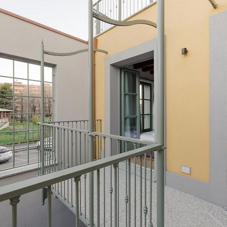 Modern Apartment In Milan With Balcony מראה חיצוני תמונה