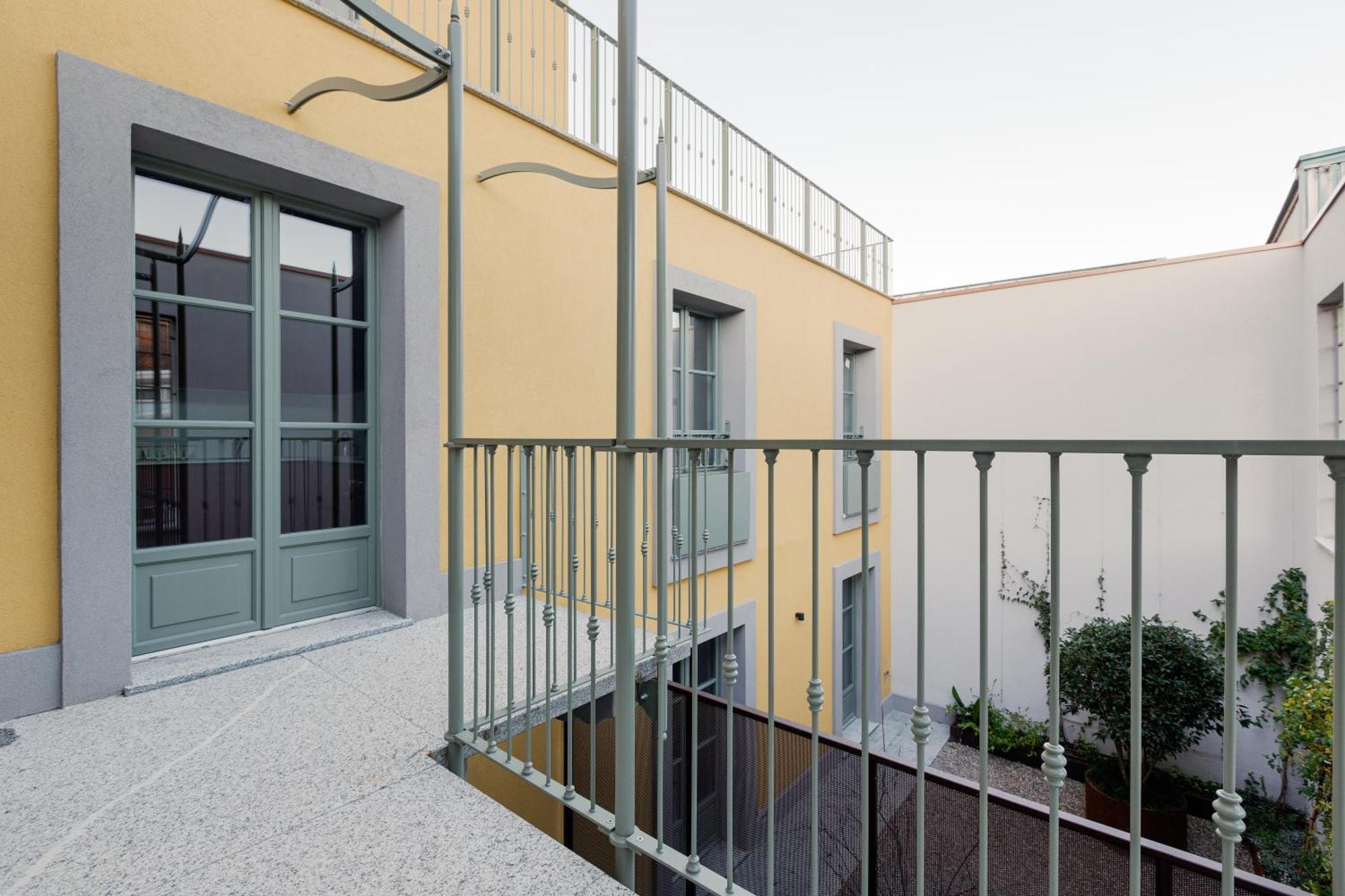Modern Apartment In Milan With Balcony מראה חיצוני תמונה