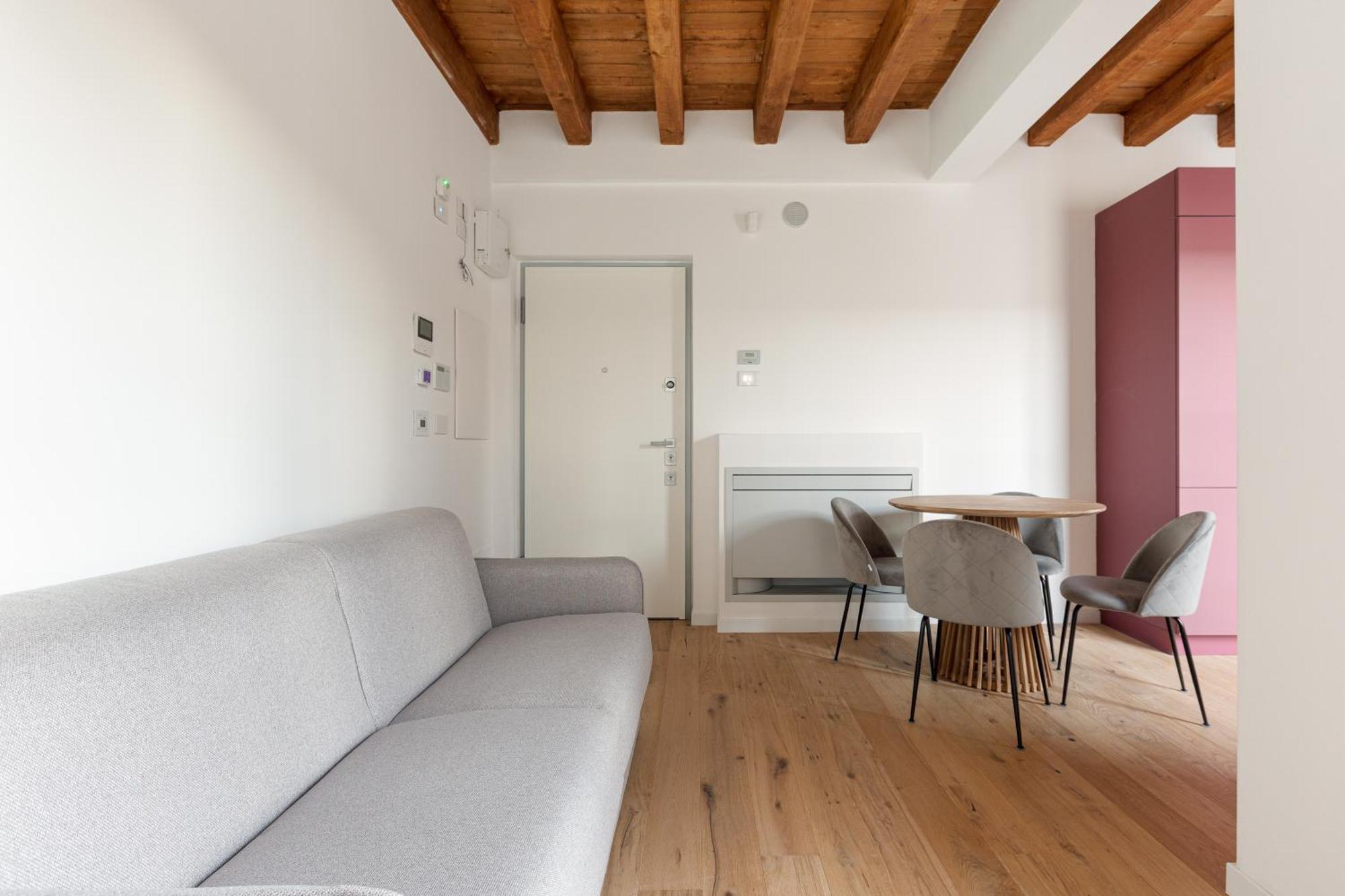 Modern Apartment In Milan With Balcony מראה חיצוני תמונה