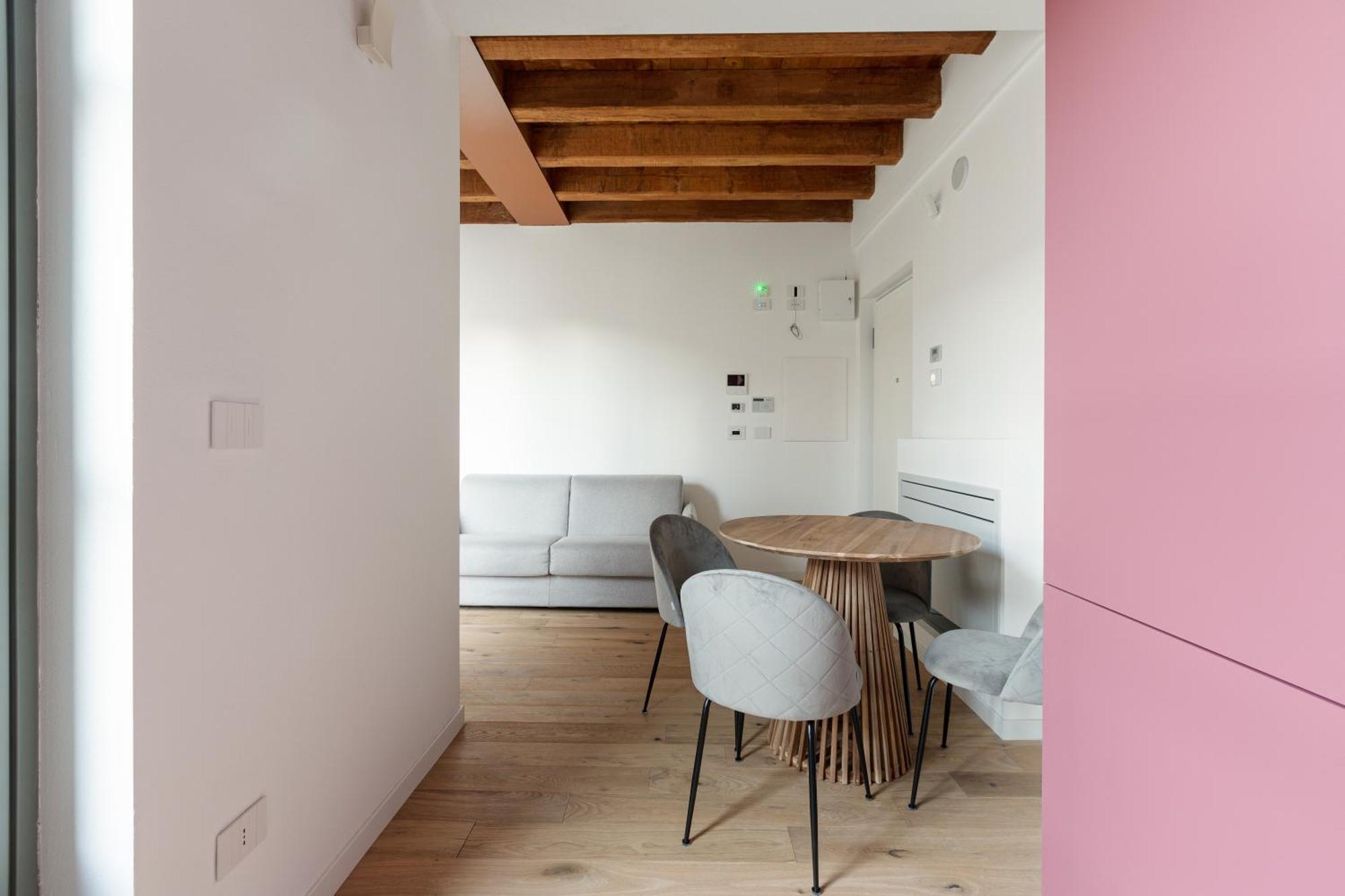 Modern Apartment In Milan With Balcony מראה חיצוני תמונה