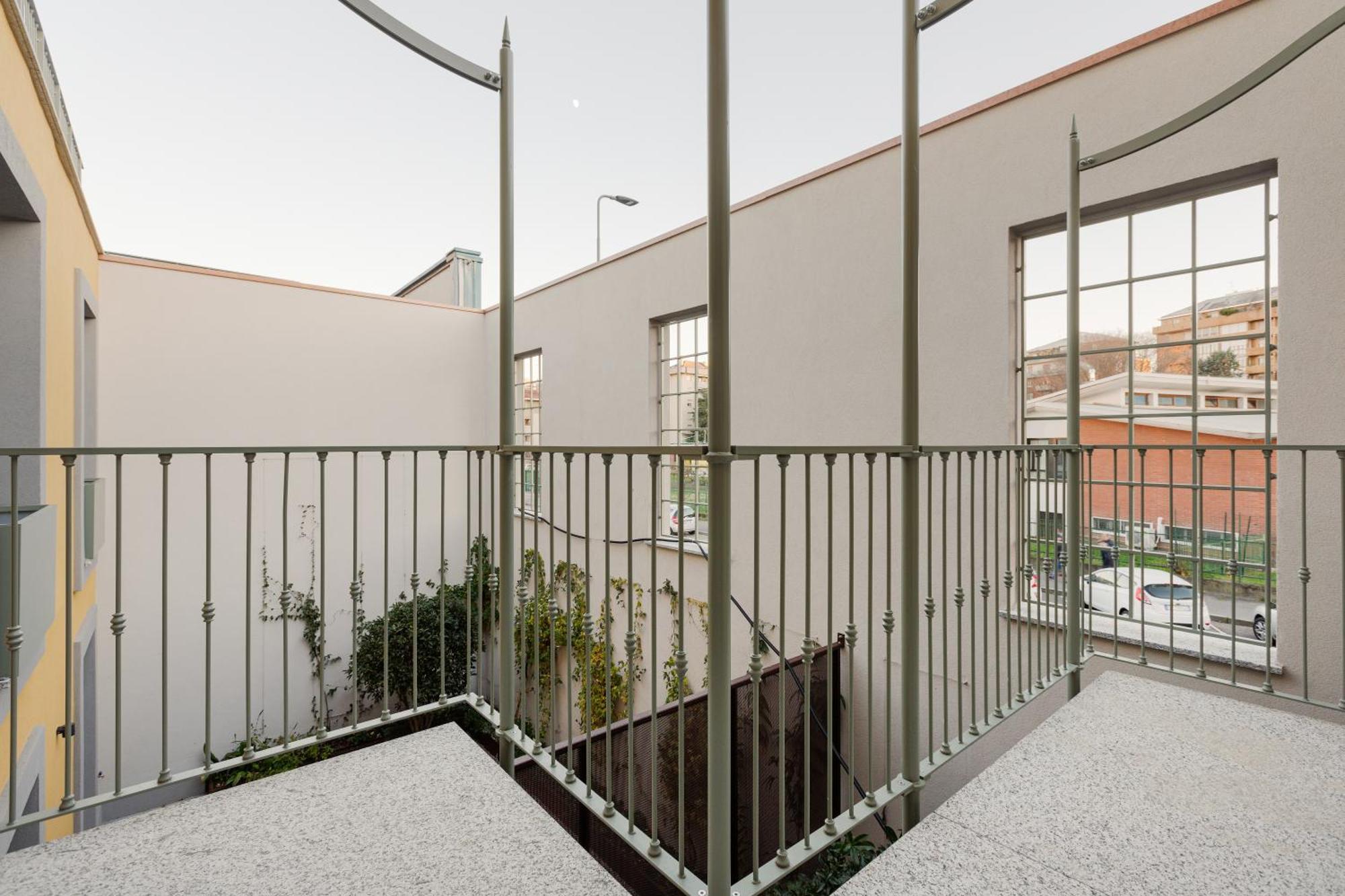 Modern Apartment In Milan With Balcony מראה חיצוני תמונה